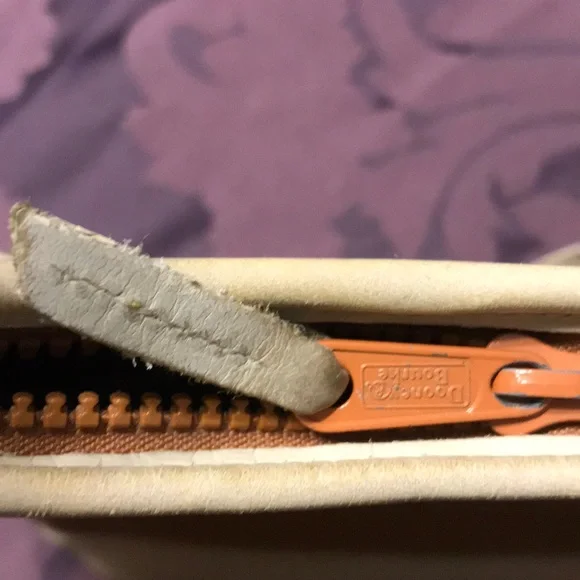 DOONEY&BOURKE PURSE - Picture 16 of 16